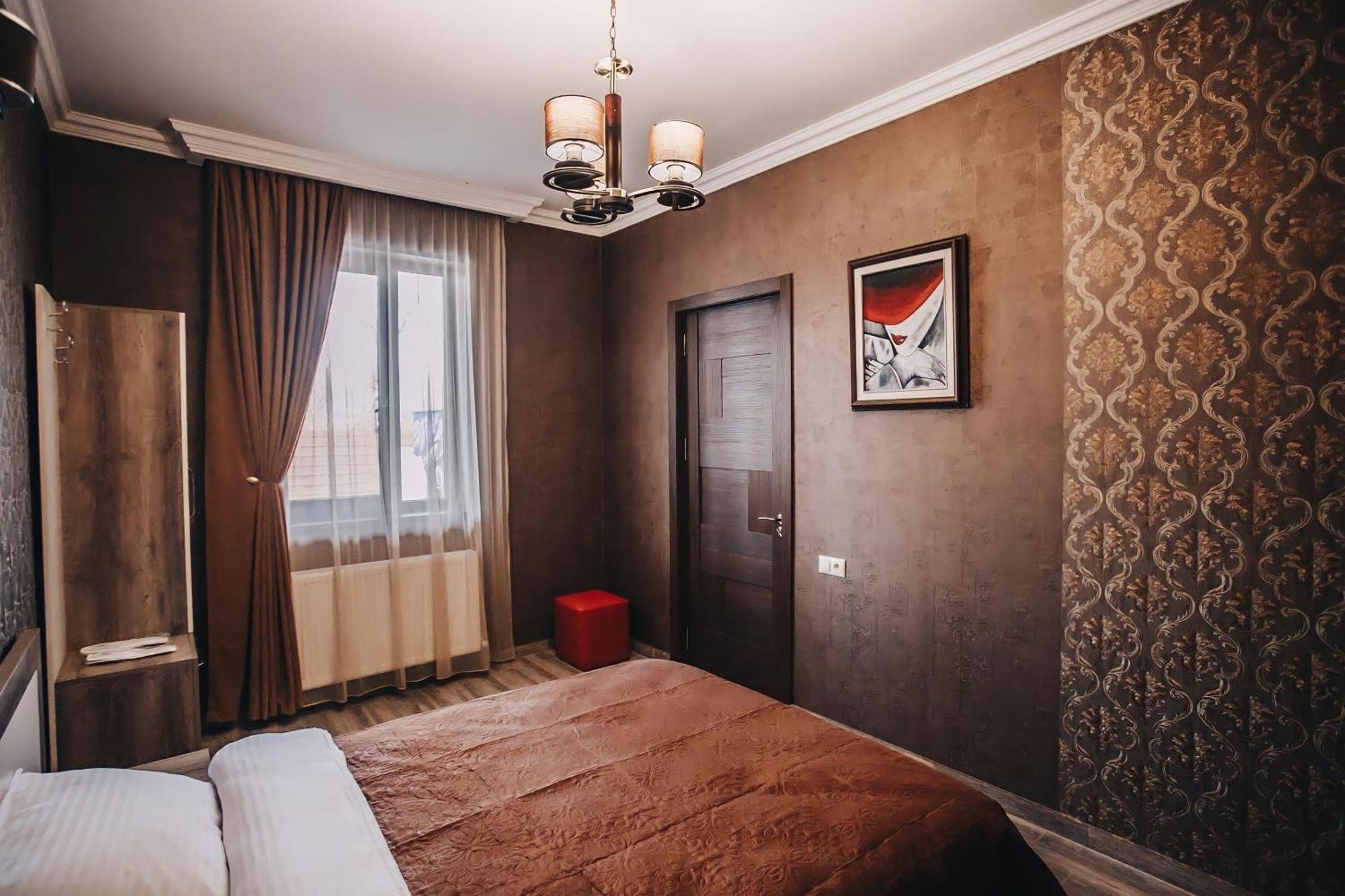 7 Rooms Hotel Tserovani المظهر الخارجي الصورة