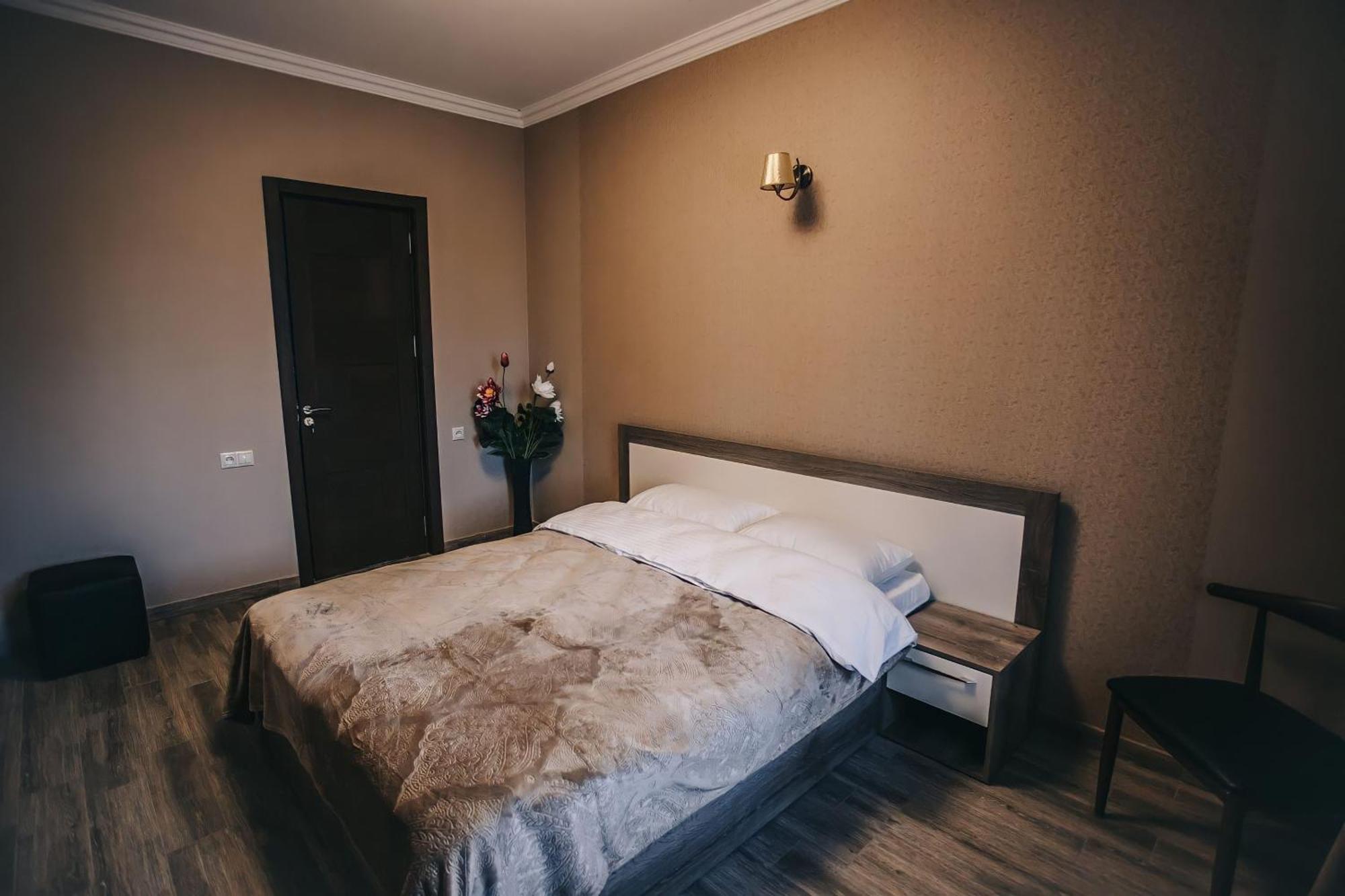 7 Rooms Hotel Tserovani المظهر الخارجي الصورة