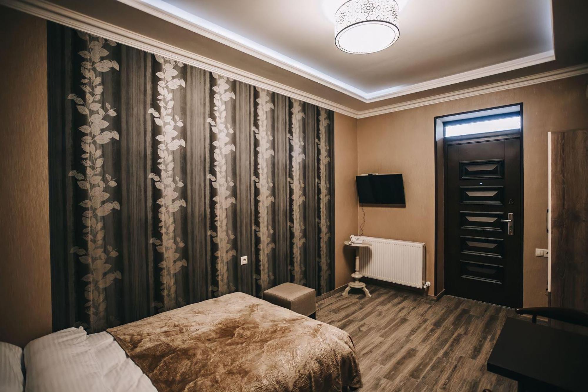 7 Rooms Hotel Tserovani المظهر الخارجي الصورة